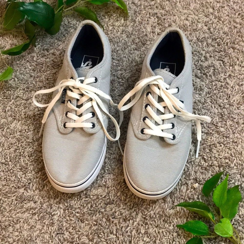 Womens 6.5 White and Navy Blue Vans Lace Up Shoes Sneakers Pin Striped